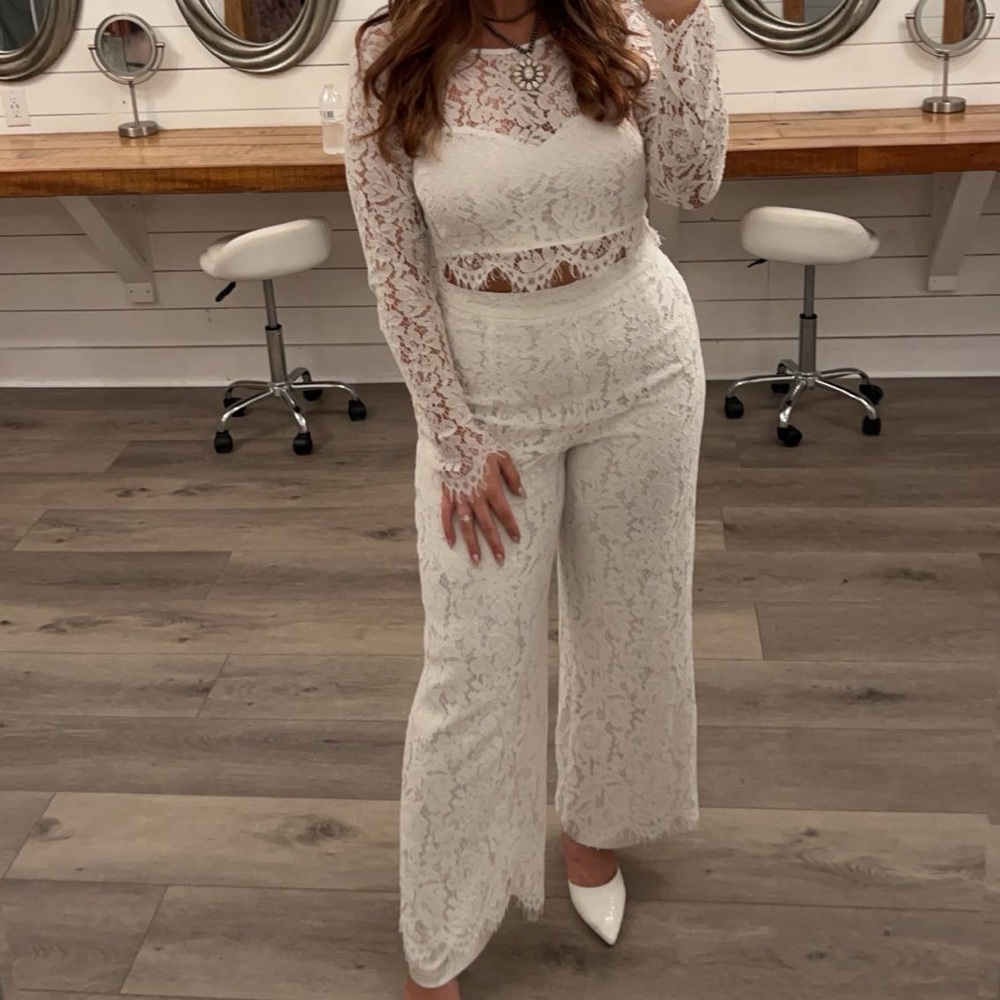 Lulus white lace two piece set. Only worn once for my rehearsal dinner!